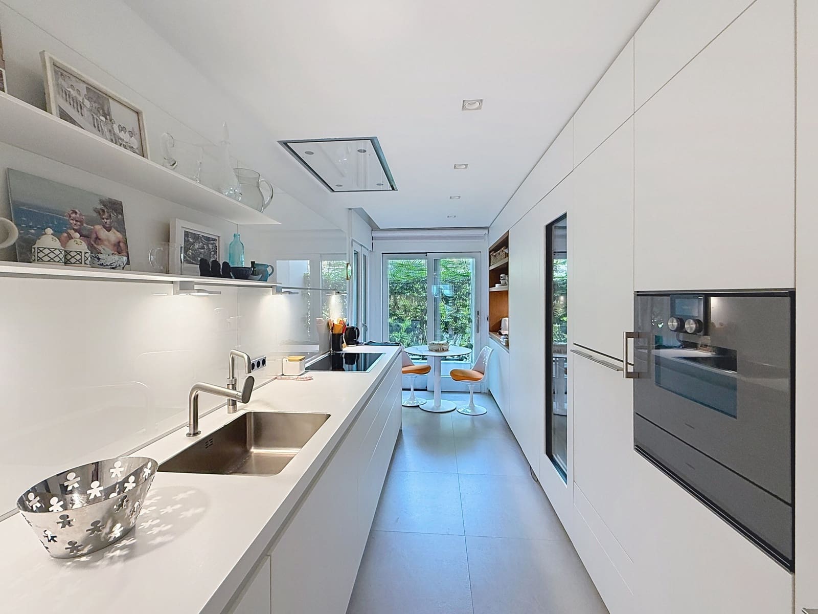 2 slaapkamer Appartement te koop in Estepona met zwembad garage - € 1.295.000 (Ref: 9297481)