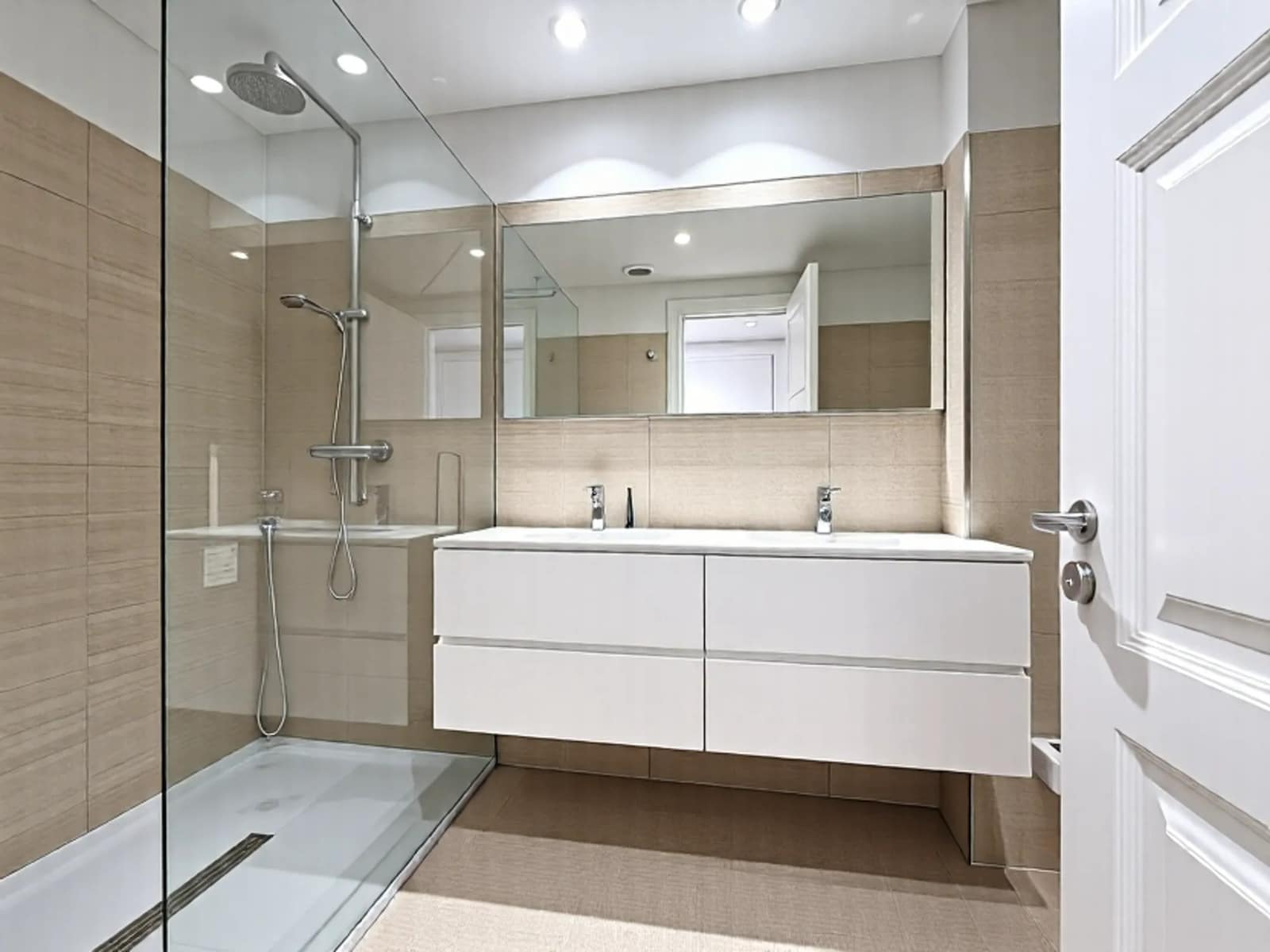 2 slaapkamer Appartement te koop in Estepona met zwembad garage - € 1.295.000 (Ref: 9297481)