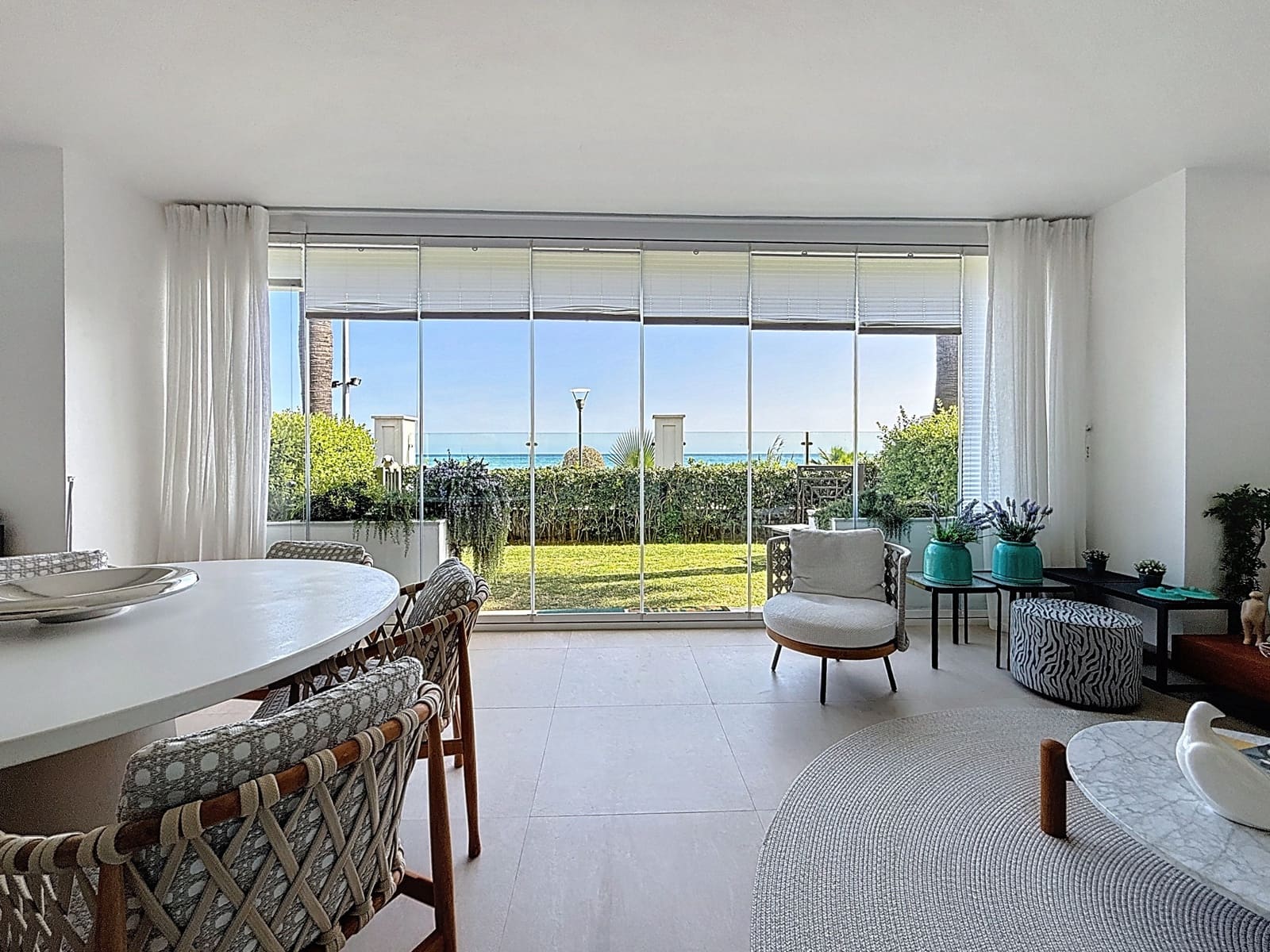 2 slaapkamer Appartement te koop in Estepona met zwembad garage - € 1.295.000 (Ref: 9297481)