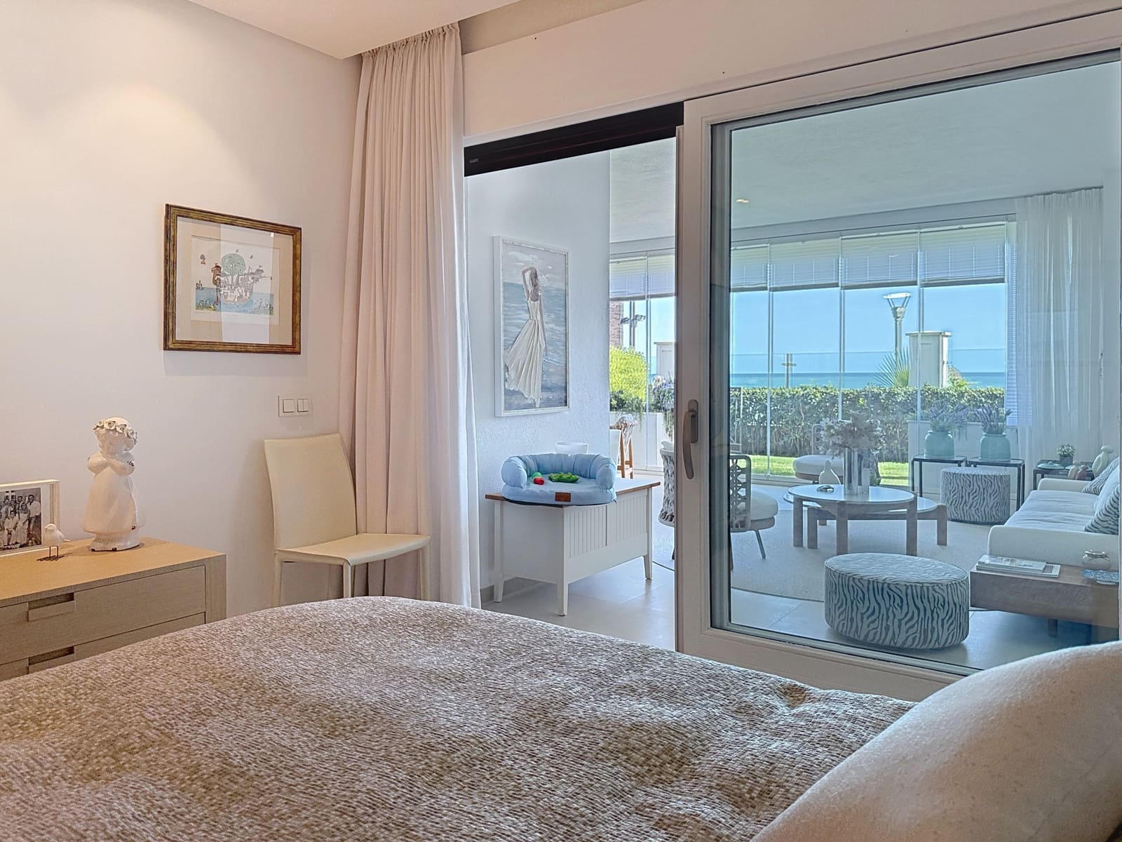 2 slaapkamer Appartement te koop in Estepona met zwembad garage - € 1.295.000 (Ref: 9297481)