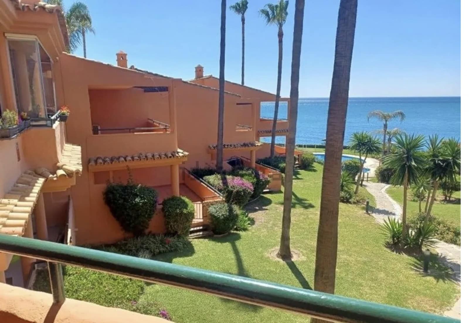 3 bedroom Apartment for sale in Estepona with pool garage - € 495,000 (Ref: 9305128)