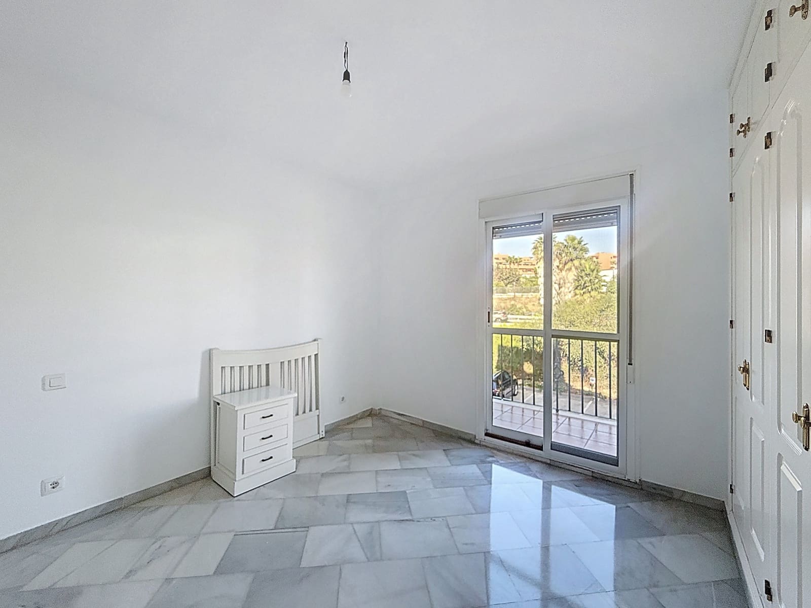 3 bedroom Apartment for sale in Estepona with pool garage - € 495,000 (Ref: 9305128)