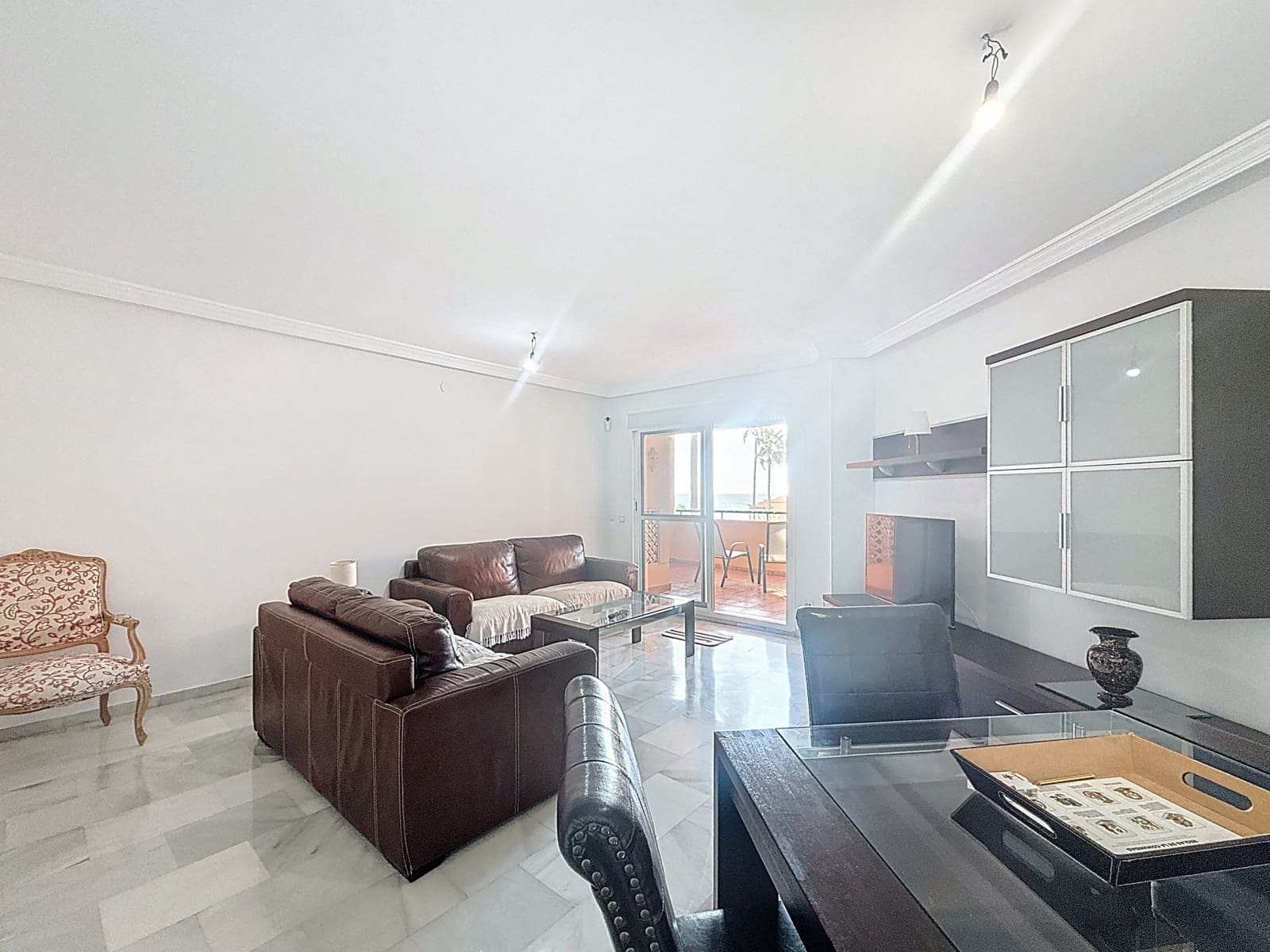 3 bedroom Apartment for sale in Estepona with pool garage - € 495,000 (Ref: 9305128)