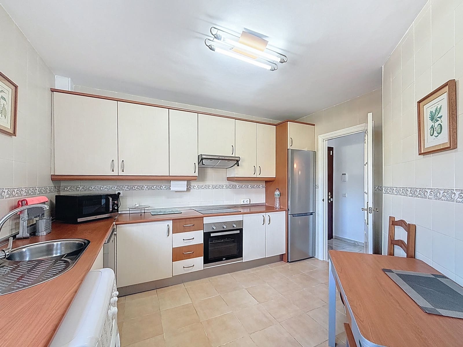 3 bedroom Apartment for sale in Estepona with pool garage - € 495,000 (Ref: 9305128)