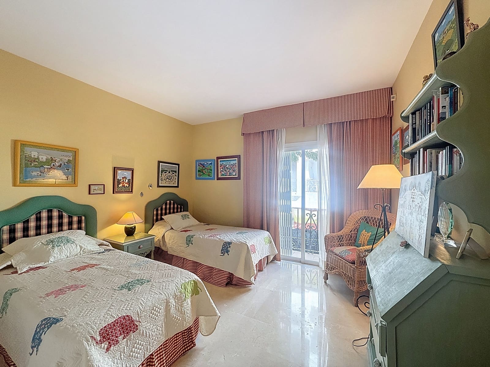 2 soveværelse Lejlighed til salg i Manilva med swimmingpool garage - € 400.000 (Ref: 9308459)