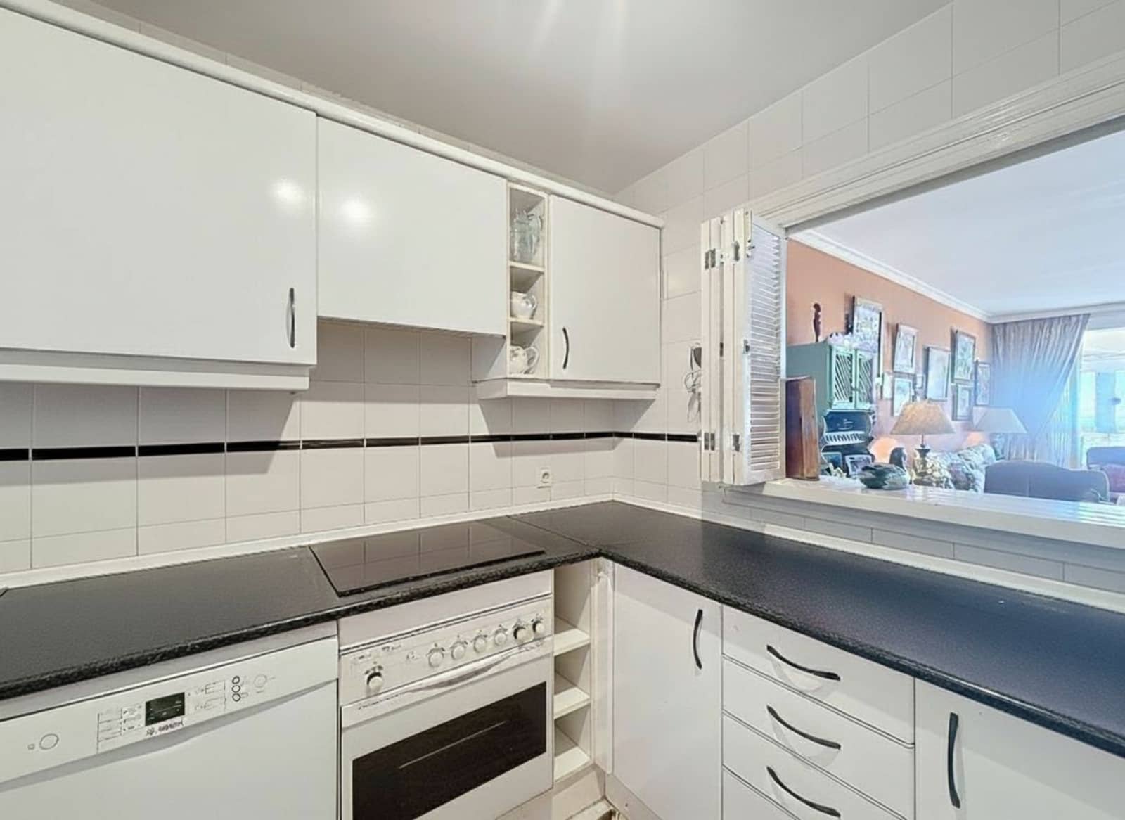 2 soveværelse Lejlighed til salg i Manilva med swimmingpool garage - € 400.000 (Ref: 9308459)