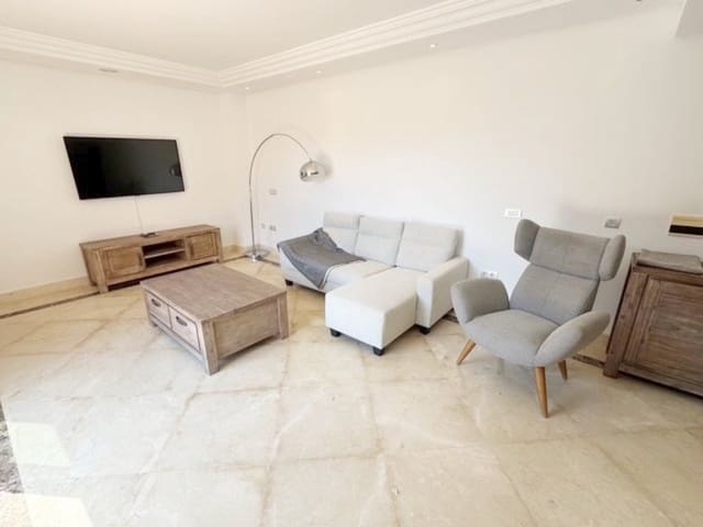 Apartamento de 2 habitaciones en New Golden Mile, Estepona en venta con piscina garaje - 495.000 € (Ref: 9310818)