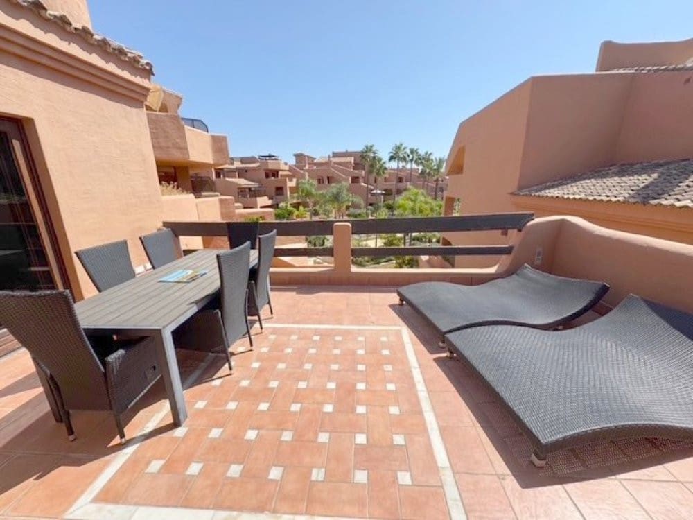 Apartamento de 2 habitaciones en New Golden Mile en venta con piscina garaje - 605.000 € (Ref: 9310818)