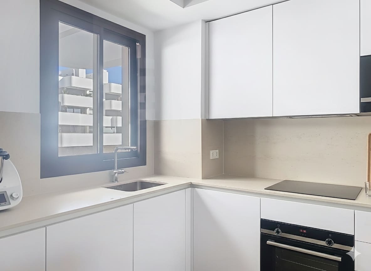 3 Zimmer Penthouse zu verkaufen in Estepona mit Pool Garage - 899.000 € (Ref: 9334787)