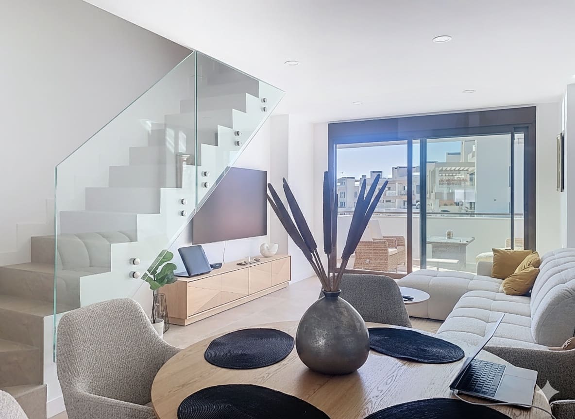 3 Zimmer Penthouse zu verkaufen in Estepona mit Pool Garage - 899.000 € (Ref: 9334787)