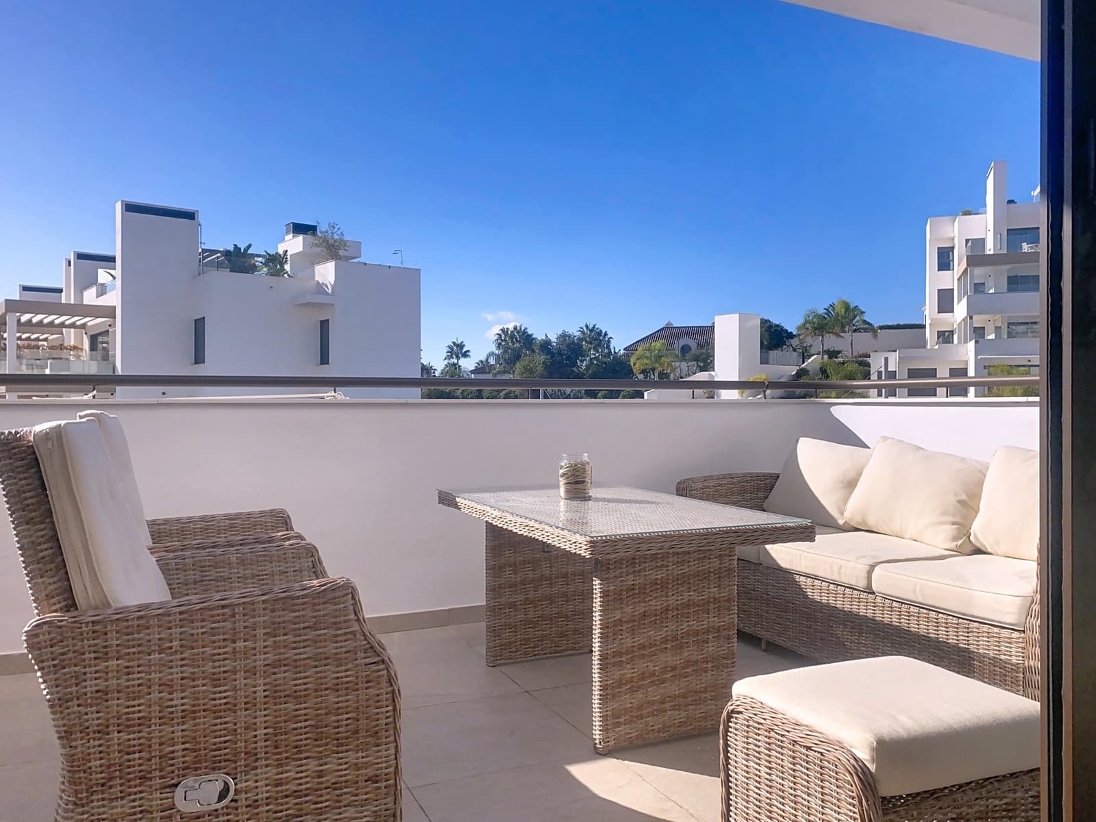 3 Zimmer Penthouse zu verkaufen in Estepona mit Pool Garage - 899.000 € (Ref: 9334787)