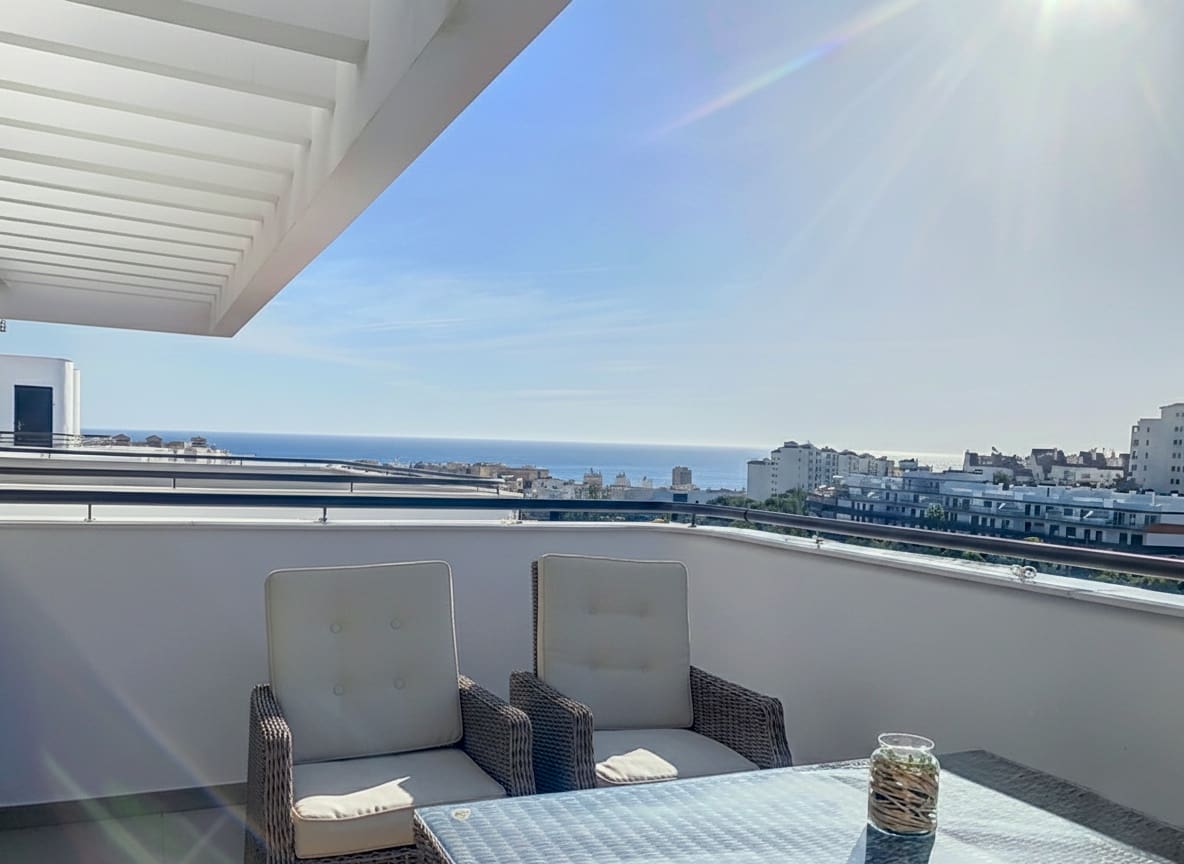 3 Zimmer Penthouse zu verkaufen in Estepona mit Pool Garage - 899.000 € (Ref: 9334787)
