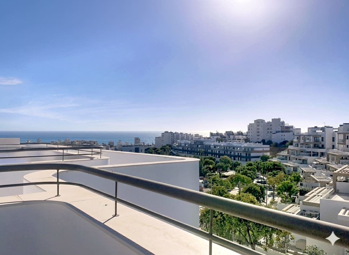 3 Zimmer Penthouse zu verkaufen in Estepona mit Pool Garage - 899.000 € (Ref: 9334787)