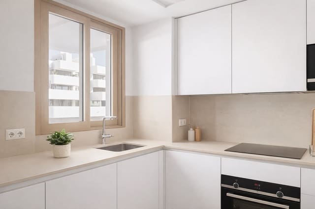 3 sovrum Takvåning till salu i Estepona med pool garage - 799 000 € (Ref: 9334787)