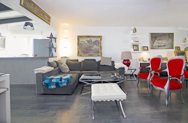 3 sypialnia Penthouse na sprzedaż w Puerto Banus, Marbella z basenem garażem - 1 197 000 € (Ref: 9349282)