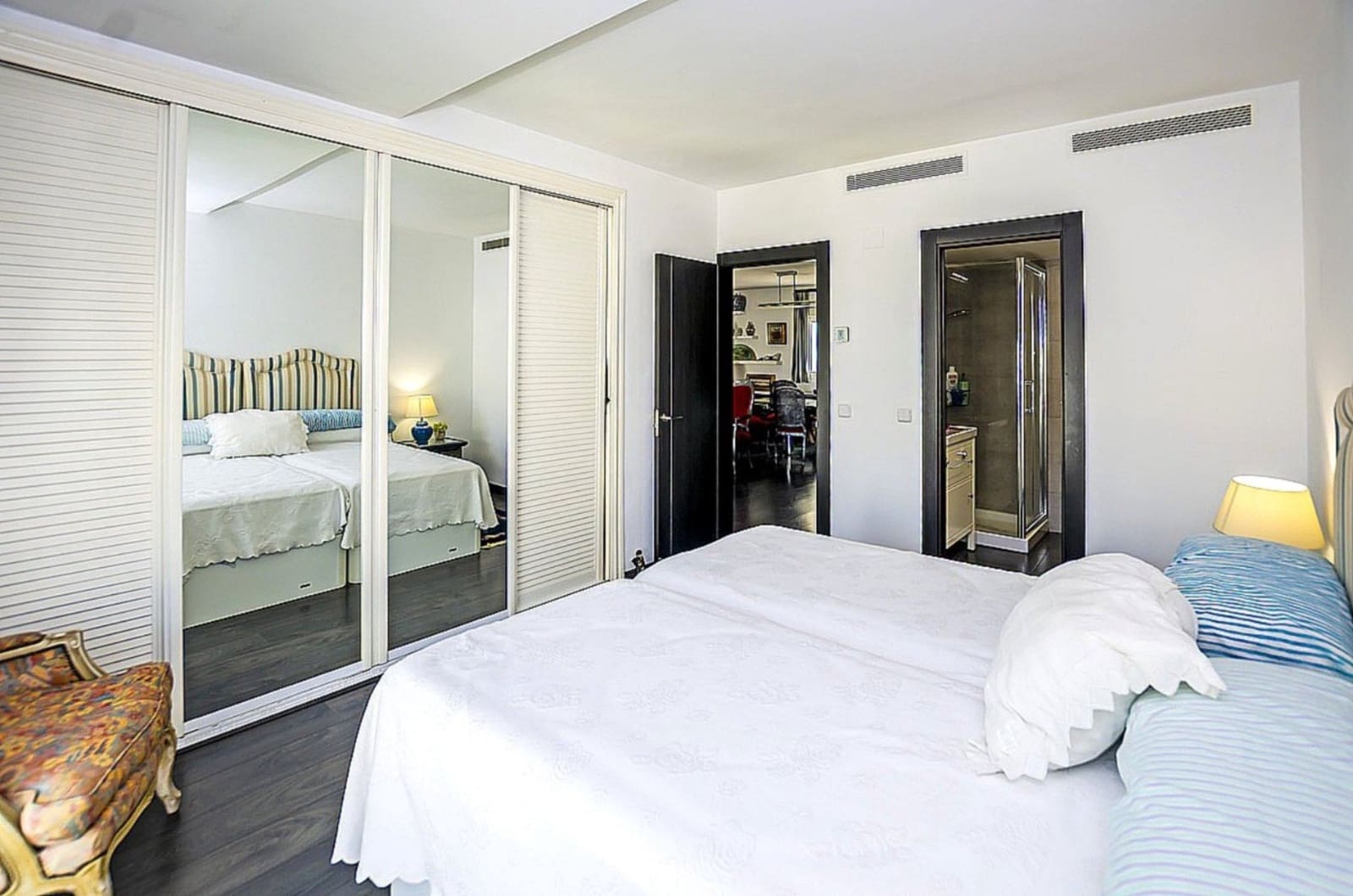 3 sypialnia Penthouse na sprzedaż w Puerto Banus z basenem garażem - 1 197 000 € (Ref: 9349282)