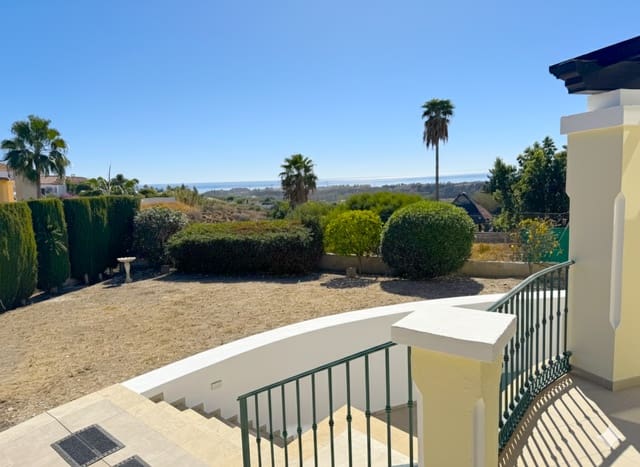 5 Zimmer Villa zu verkaufen in Estepona mit Garage - 1.395.000 € (Ref: 9349283)