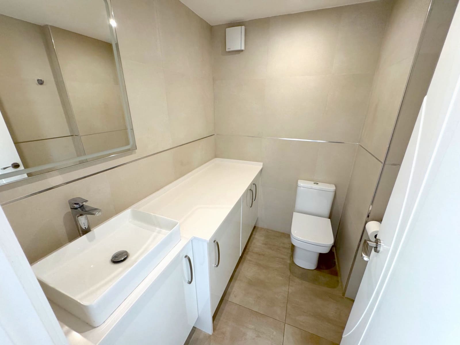 5 bedroom Villa for sale in Estepona with garage - € 1,395,000 (Ref: 9349283)