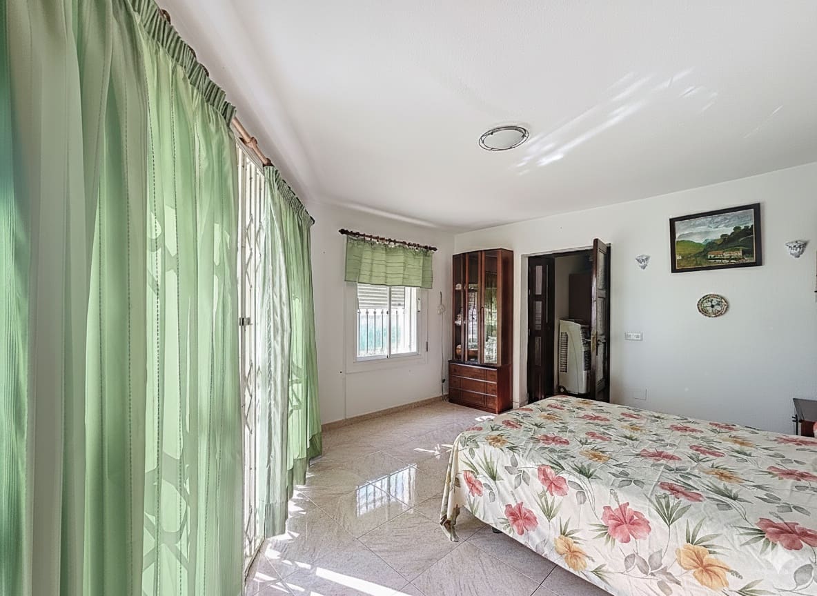 3 Zimmer Doppelhaus zu verkaufen in Manilva mit Pool Garage - 299.000 € (Ref: 9355692)