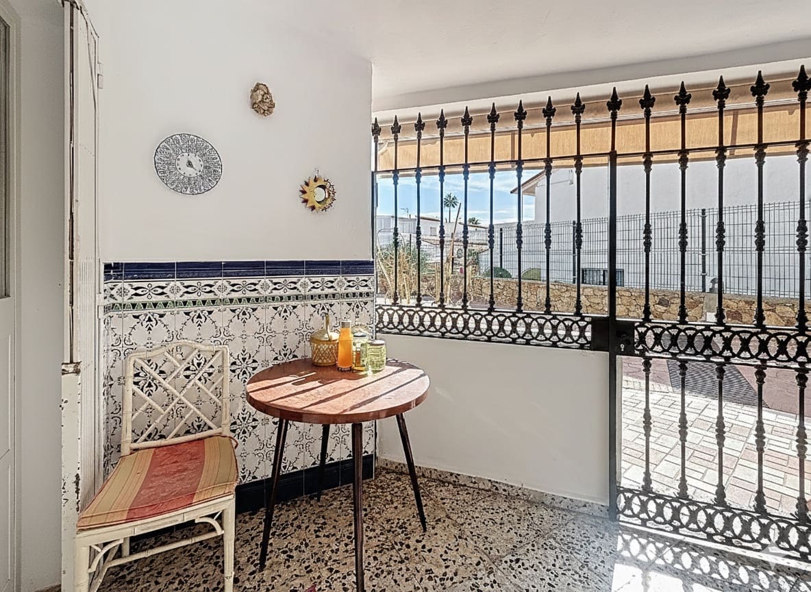 3 Zimmer Doppelhaus zu verkaufen in Manilva mit Pool Garage - 299.000 € (Ref: 9355692)