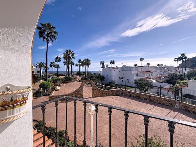 3 bedroom Semi-detached Villa for sale in Manilva with pool garage - € 299,000 (Ref: 9355692)