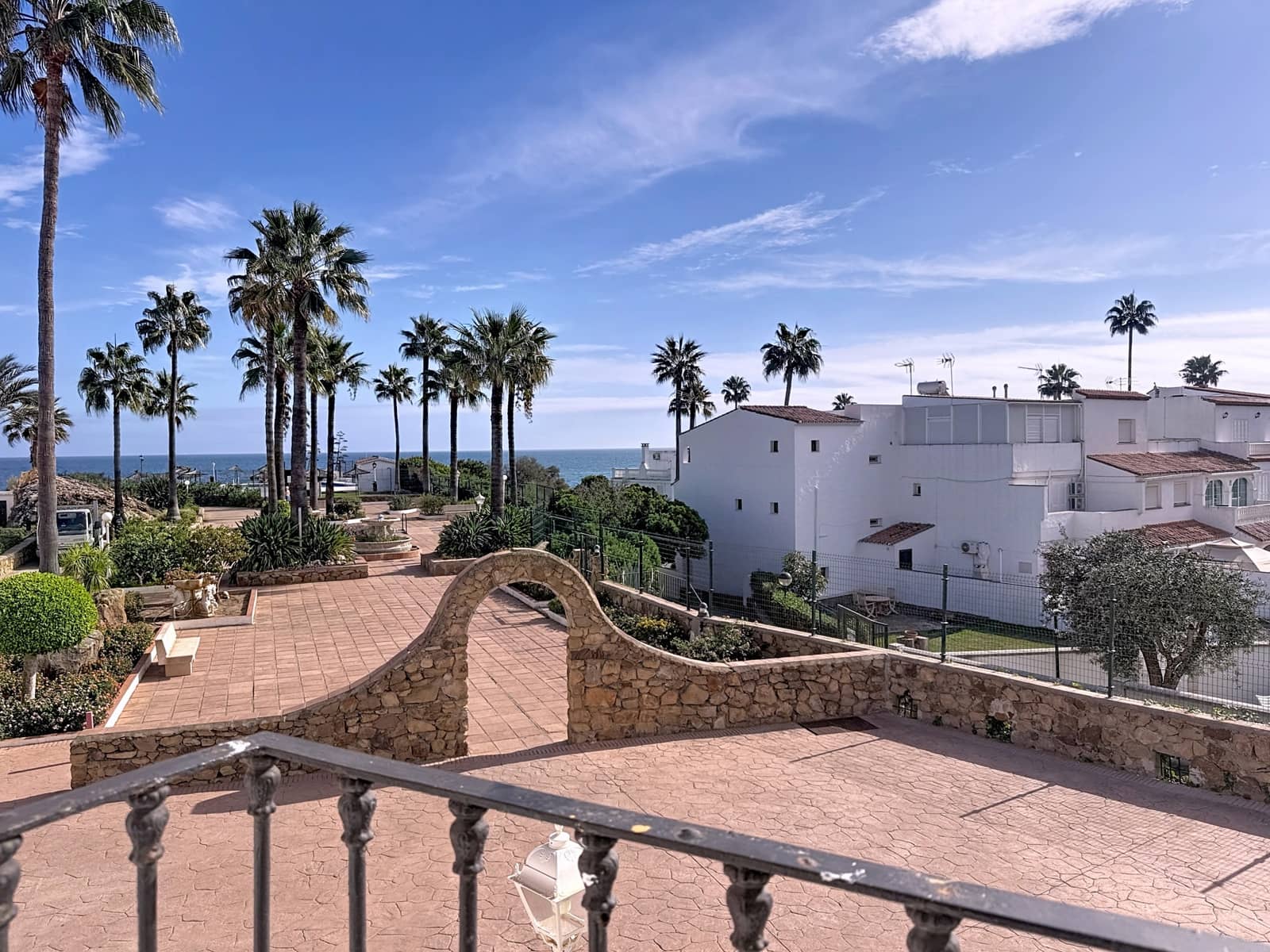 3 Zimmer Doppelhaus zu verkaufen in Manilva mit Pool Garage - 299.000 € (Ref: 9355692)