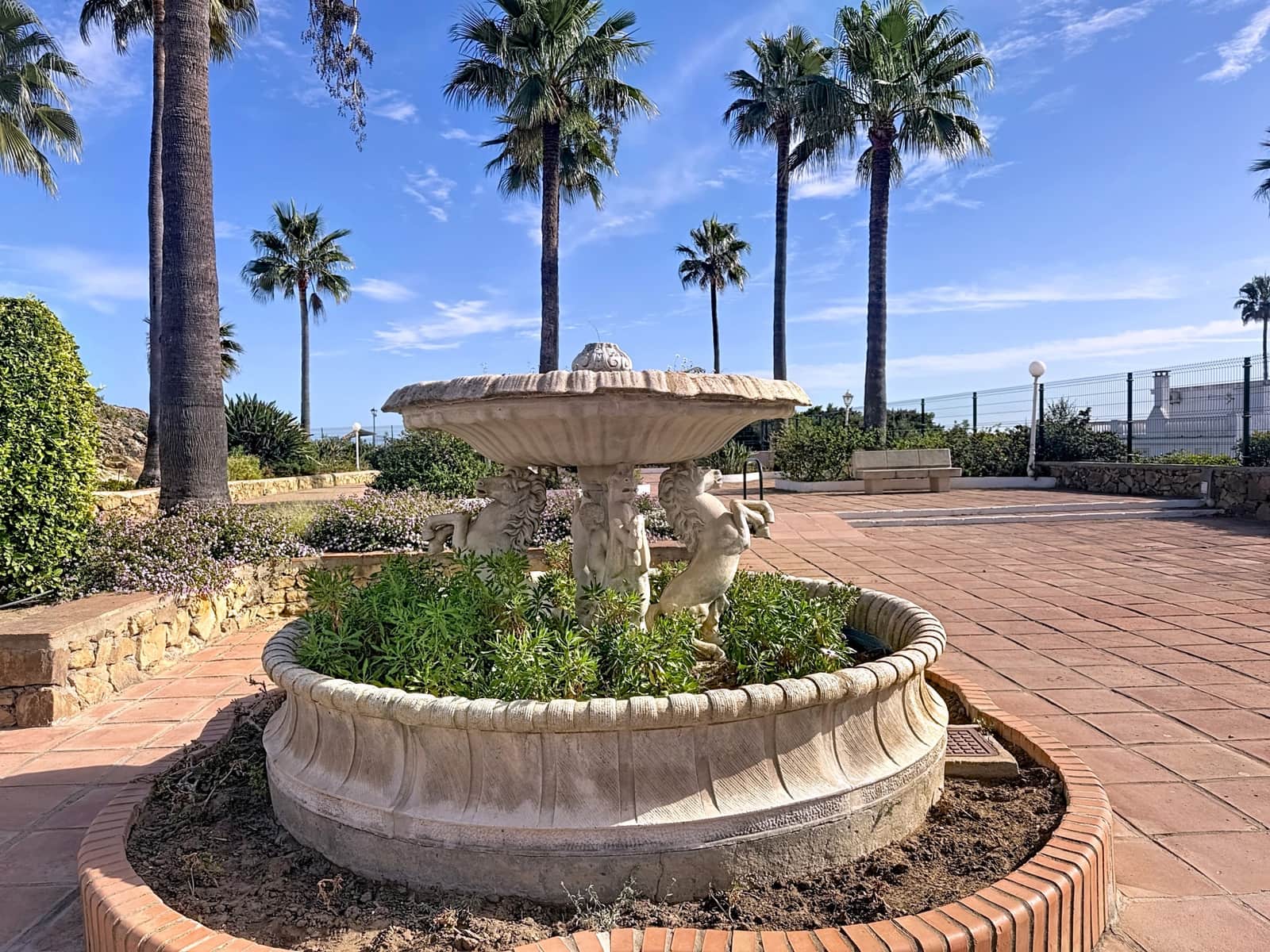 3 Zimmer Doppelhaus zu verkaufen in Manilva mit Pool Garage - 299.000 € (Ref: 9355692)