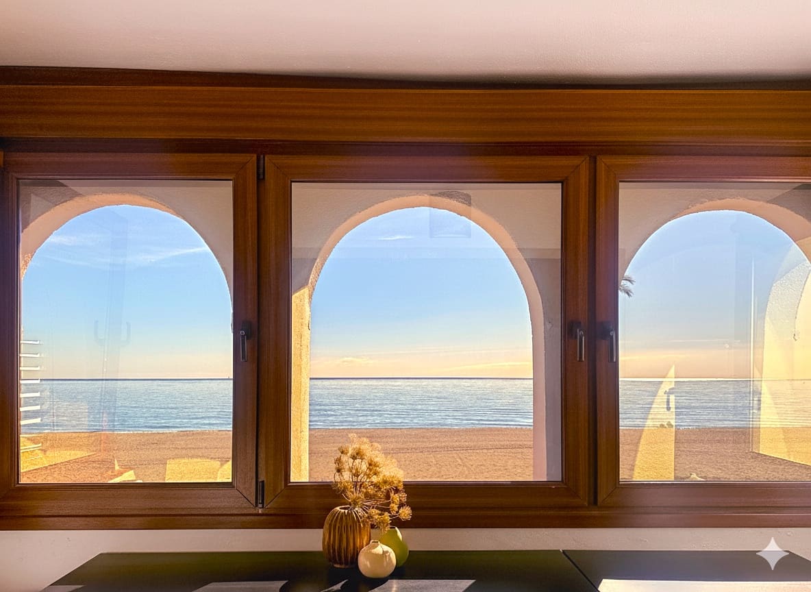 3 soveværelse Semi-Rækkehus til salg i Casares med swimmingpool - € 1.250.000 (Ref: 9359427)