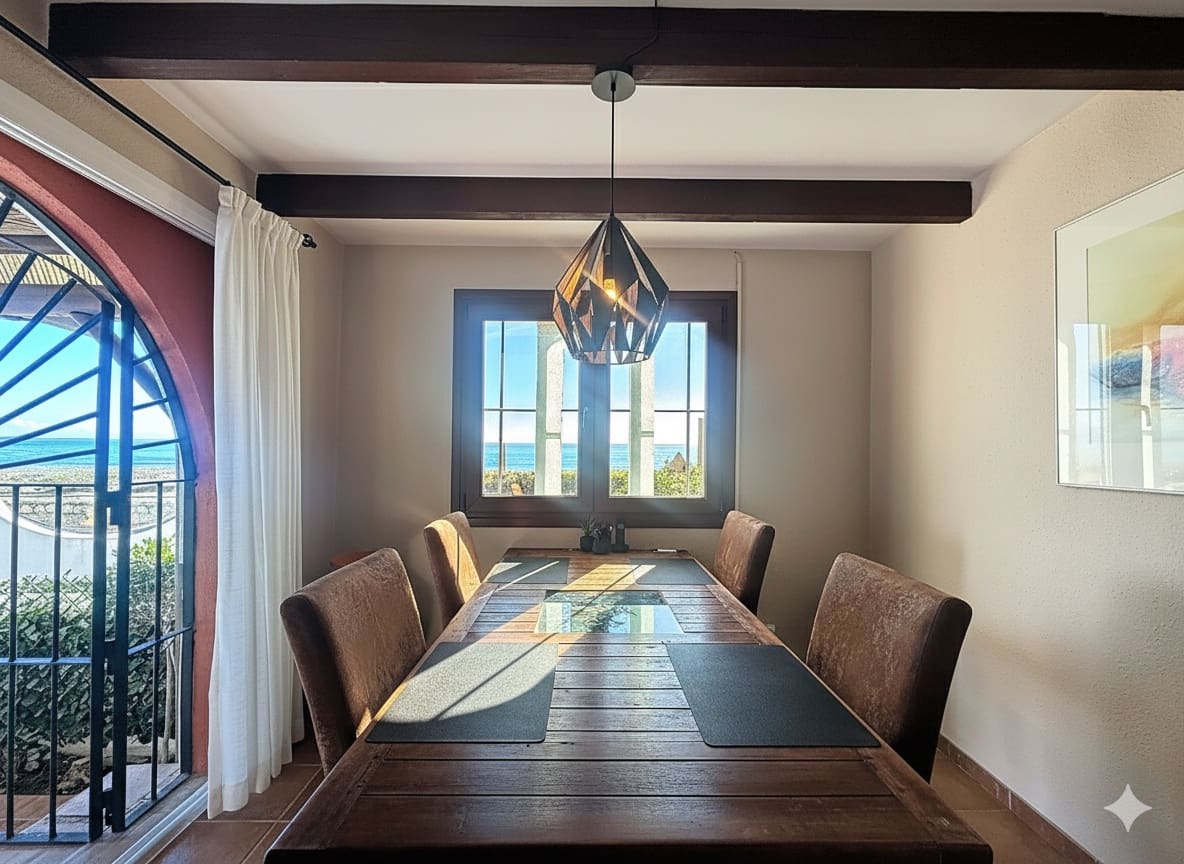 3 soveværelse Semi-Rækkehus til salg i Casares med swimmingpool - € 1.250.000 (Ref: 9359427)