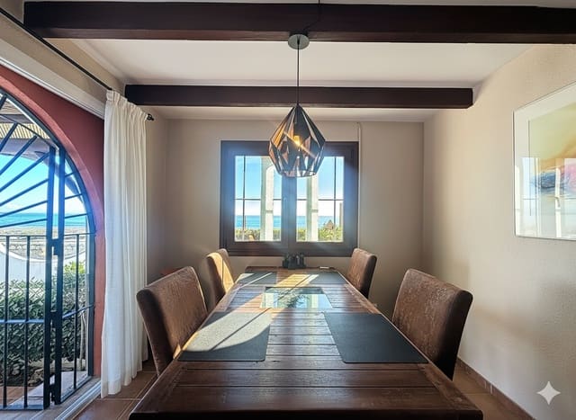 3 soveværelse Semi-Rækkehus til salg i Marina de Casares, Casares med swimmingpool - € 1.250.000 (Ref: 9359427)