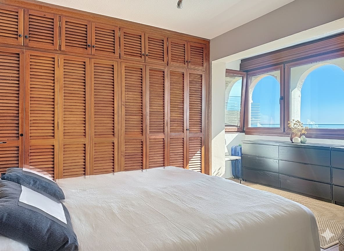 3 soveværelse Semi-Rækkehus til salg i Casares med swimmingpool - € 1.250.000 (Ref: 9359427)