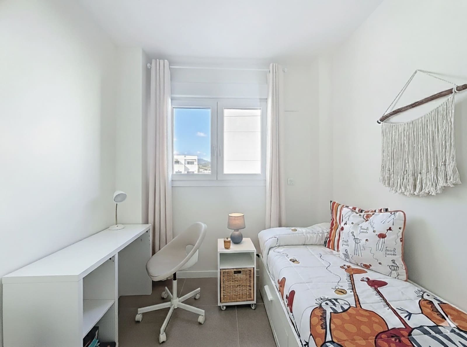 3 bedroom Apartment for sale in Estepona with pool garage - € 479,000 (Ref: 9367218)