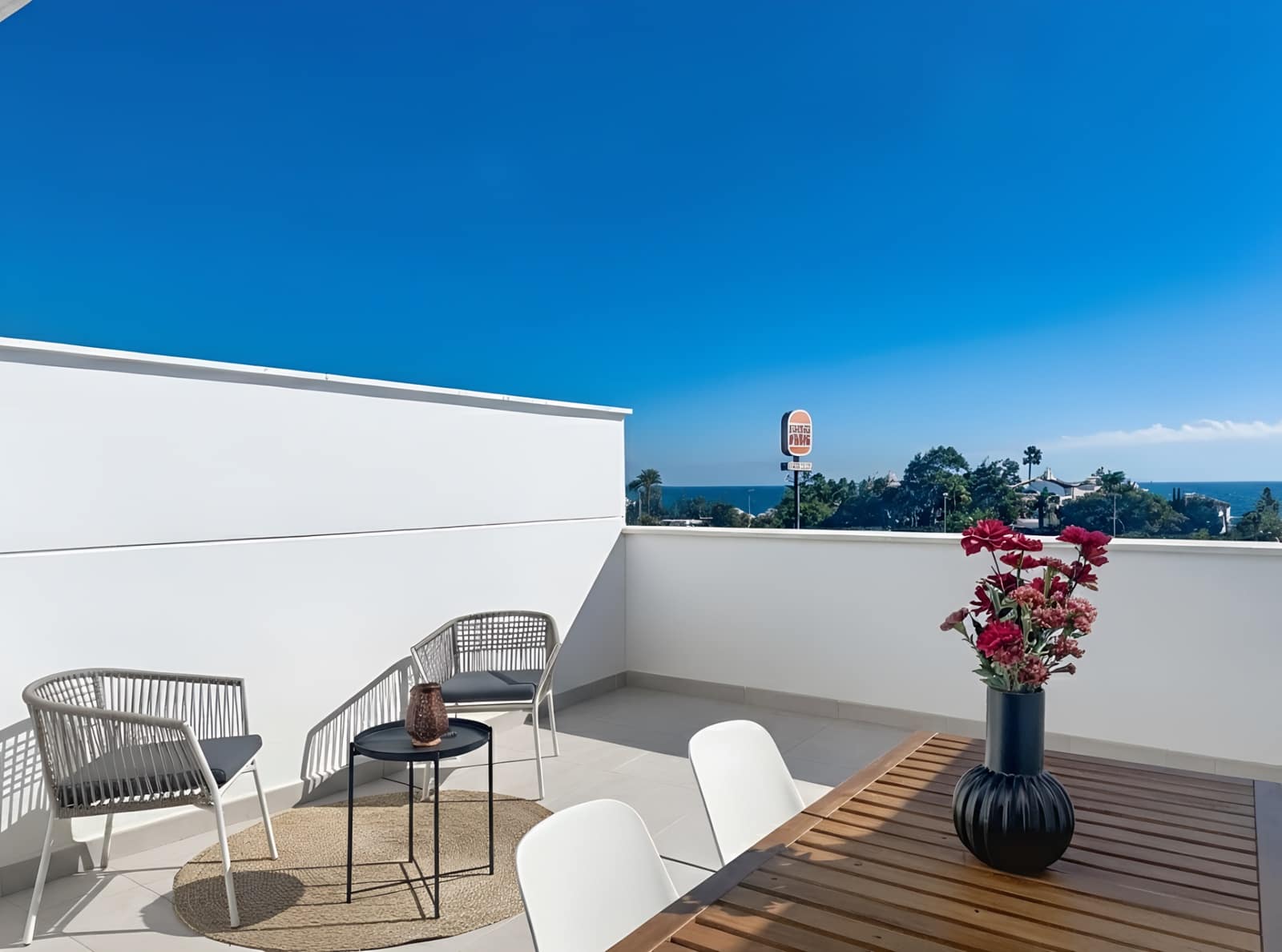 Apartamento de 3 habitaciones en Estepona en venta con piscina garaje - 439.000 € (Ref: 9367218)