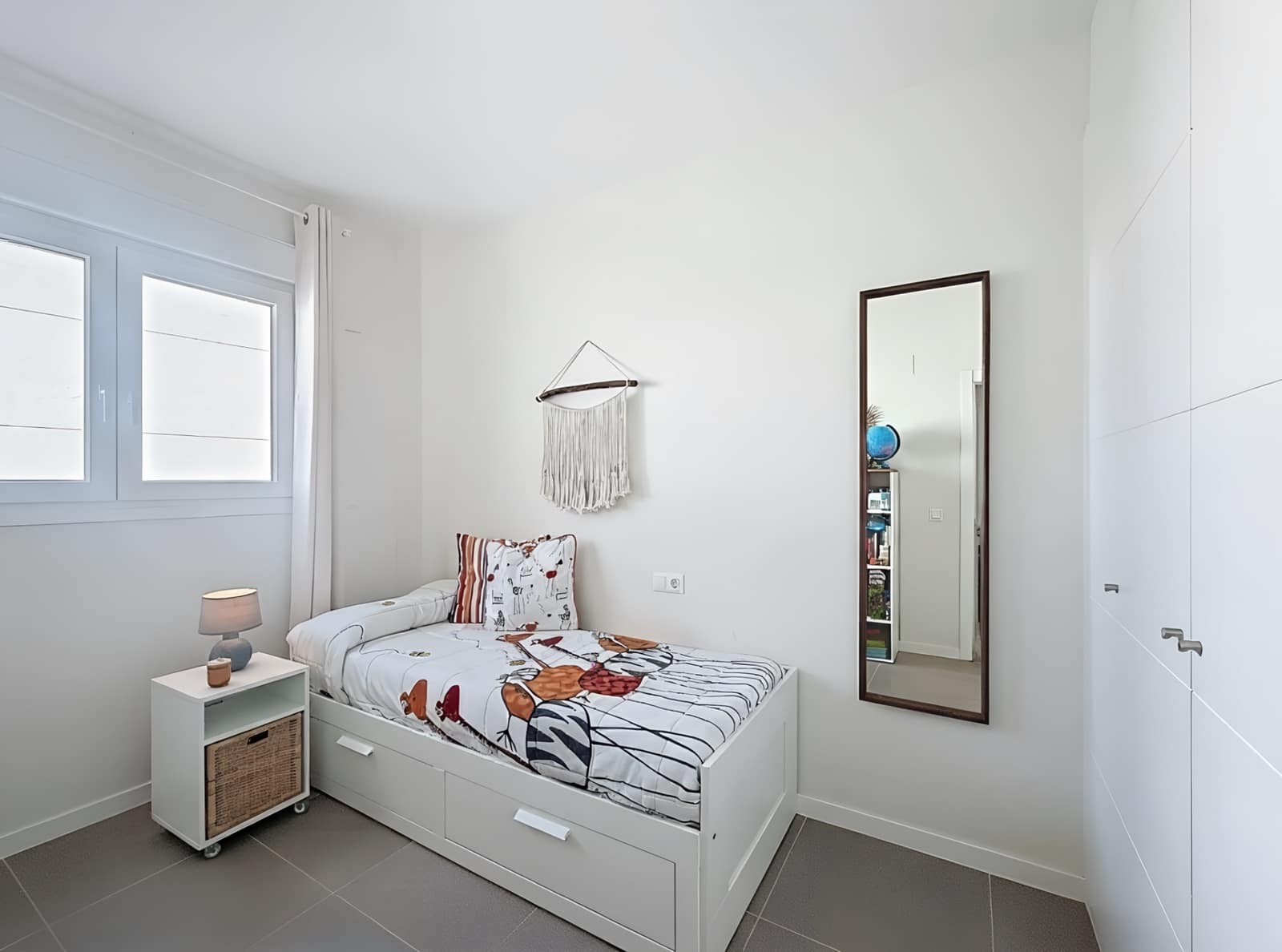 Apartamento de 3 habitaciones en Estepona en venta con piscina garaje - 439.000 € (Ref: 9367218)
