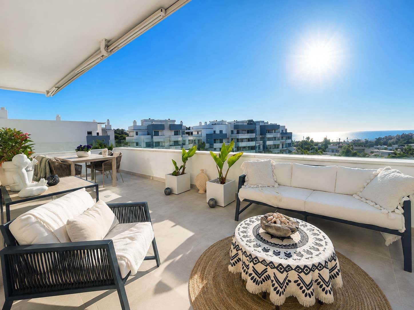 2 quarto Penthouse para venda em Estepona com piscina garagem - 515 000 € (Ref: 9382511)