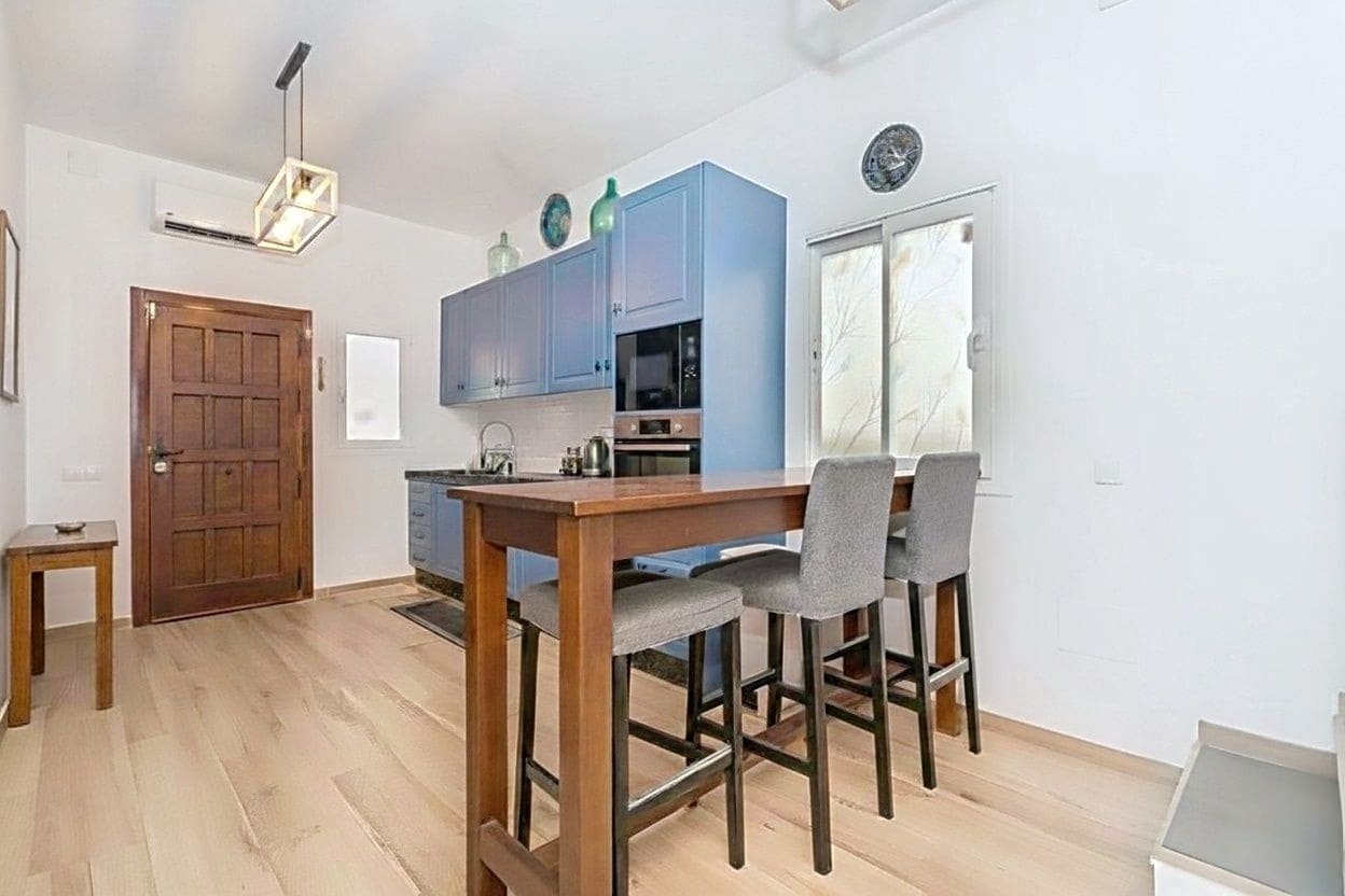 Casa de 2 habitaciones en Estepona en venta - 595.000 € (Ref: 9387719)