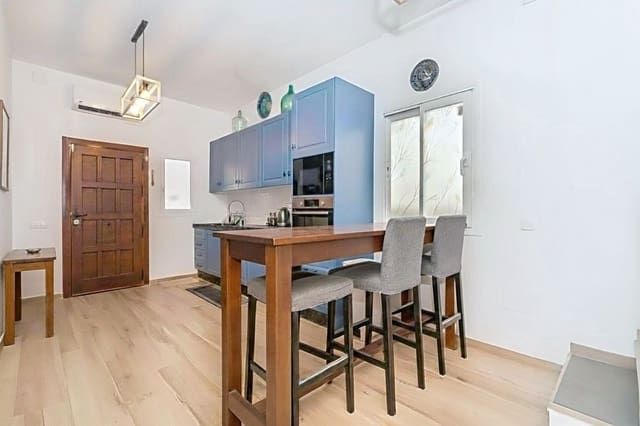 Casa de 2 habitaciones en Estepona en venta - 595.000 € (Ref: 9387719)