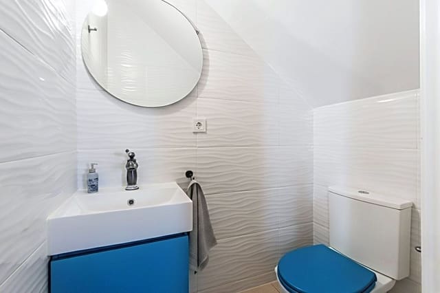 Casa de 2 habitaciones en Estepona en venta - 595.000 € (Ref: 9387719)