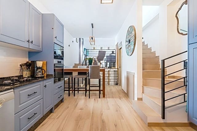 Casa de 2 habitaciones en Estepona en venta - 595.000 € (Ref: 9387719)