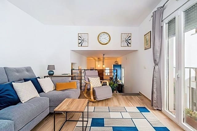 Casa de 2 habitaciones en Estepona en venta - 595.000 € (Ref: 9387719)