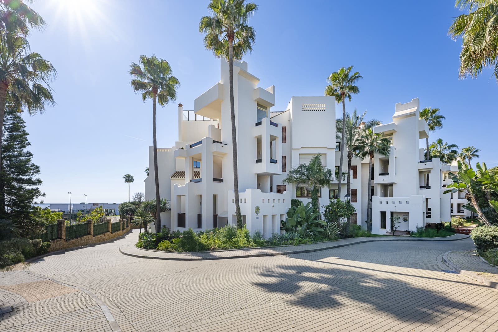 3 Zimmer Apartment zu verkaufen in Estepona mit Pool Garage - 1.995.000 € (Ref: 9395852)