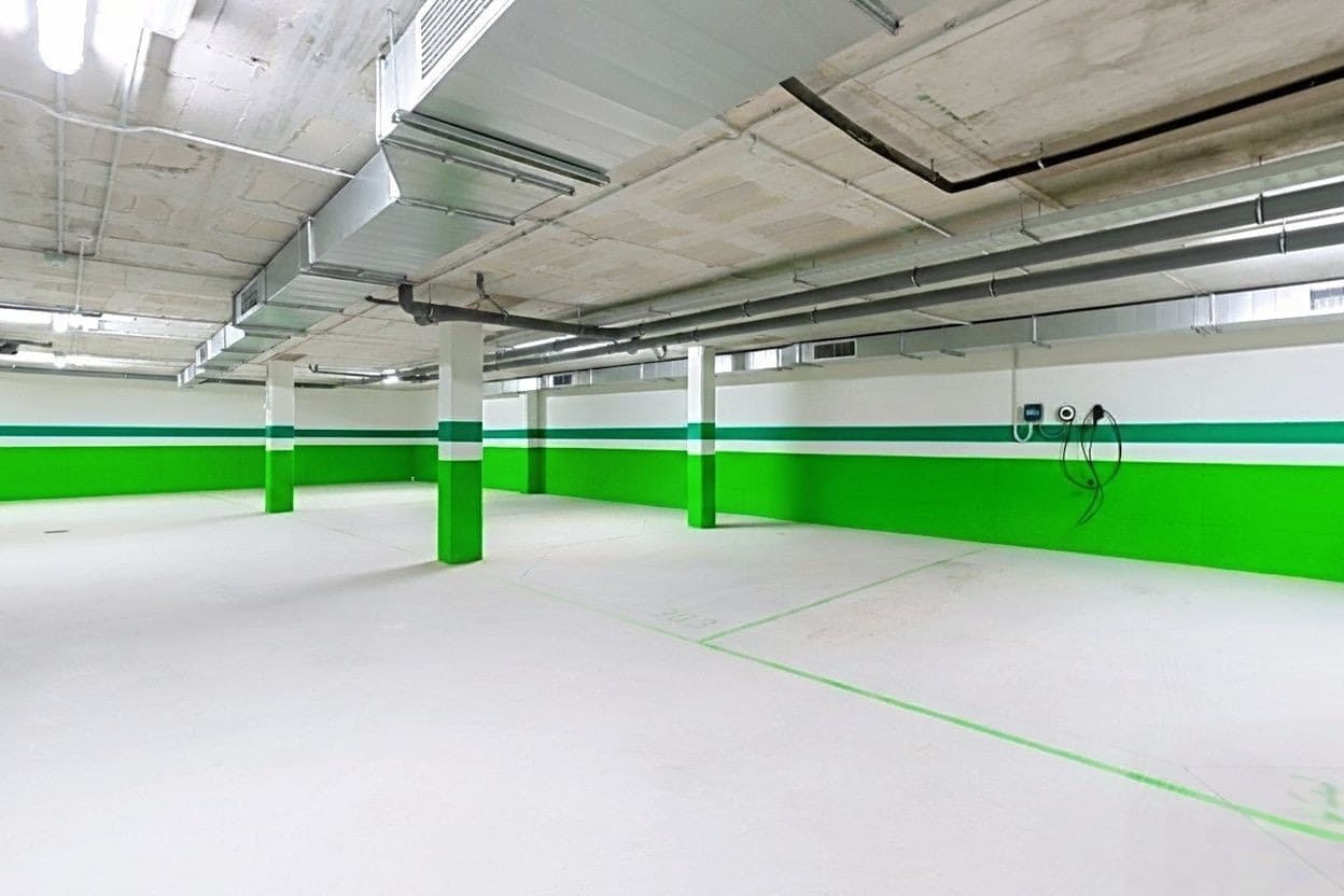 2 bedroom Apartment for sale in Estepona with pool garage - € 450,000 (Ref: 9398286)