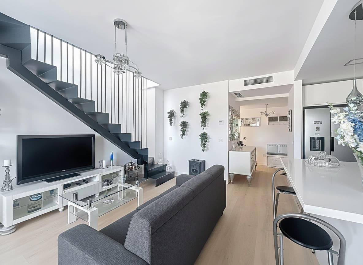 3 sovrum Takvåning till salu i Estepona med pool garage - 895 000 € (Ref: 9413855)