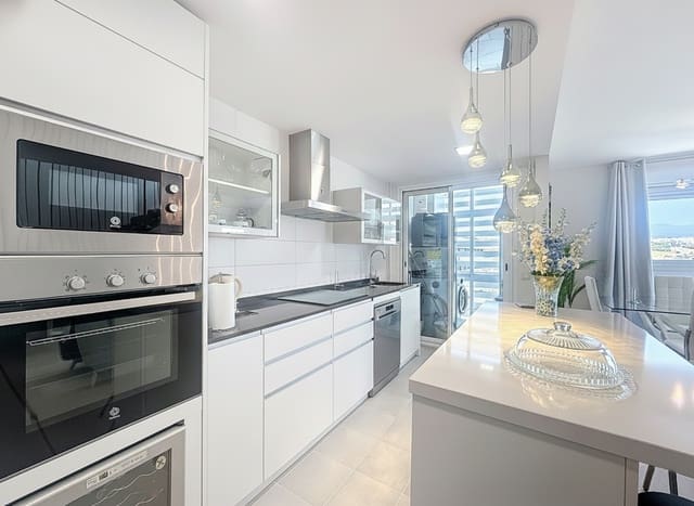 3 quarto Penthouse para venda em Centro, Estepona com piscina garagem - 895 000 € (Ref: 9413855)