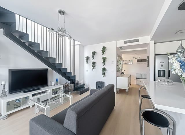 3 quarto Penthouse para venda em Centro, Estepona com piscina garagem - 895 000 € (Ref: 9413855)