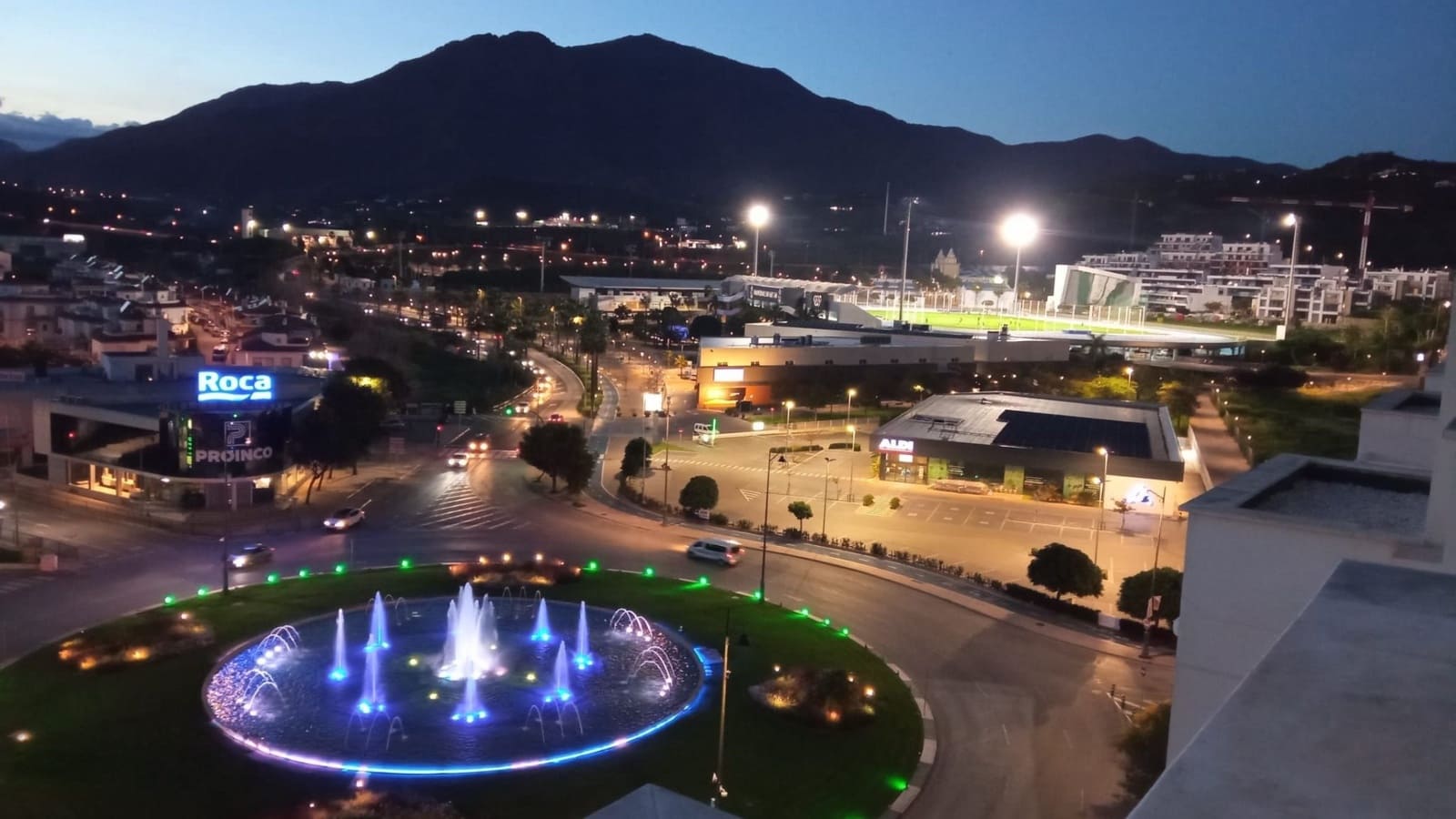 3 chambre Penthouse à vendre à Estepona avec piscine garage - 849 995 € (Ref: 9413855)