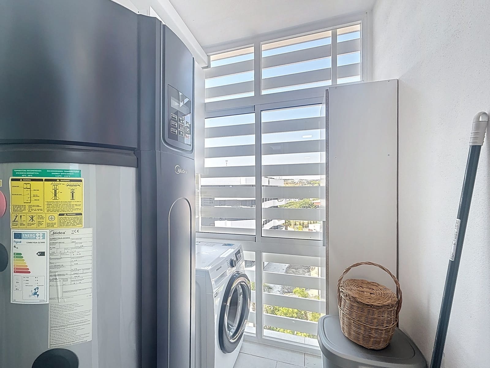 3 chambre Penthouse à vendre à Estepona avec piscine garage - 849 995 € (Ref: 9413855)