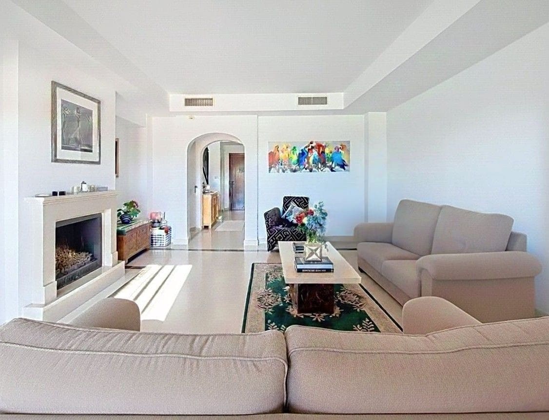 3 Zimmer Haus zu verkaufen in Estepona mit Pool Garage - 445.000 € (Ref: 9419398)