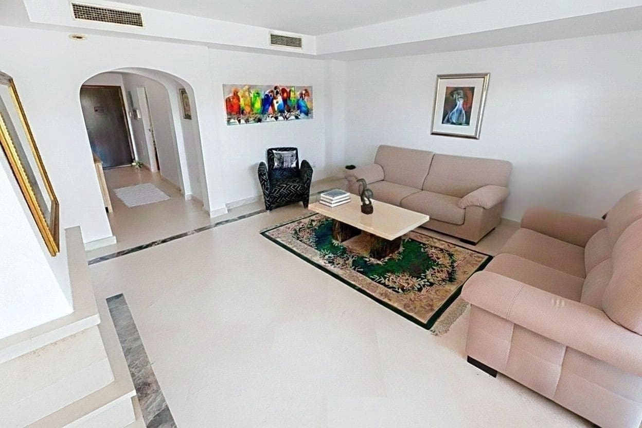 3 Zimmer Haus zu verkaufen in Estepona mit Pool Garage - 445.000 € (Ref: 9419398)