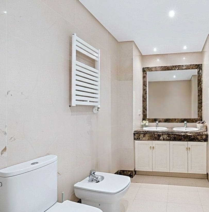 3 Zimmer Haus zu verkaufen in Estepona mit Pool Garage - 445.000 € (Ref: 9419398)